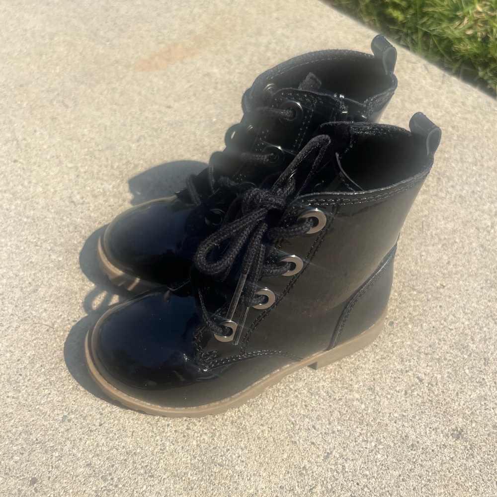 Toddler girls black patent boots size 7